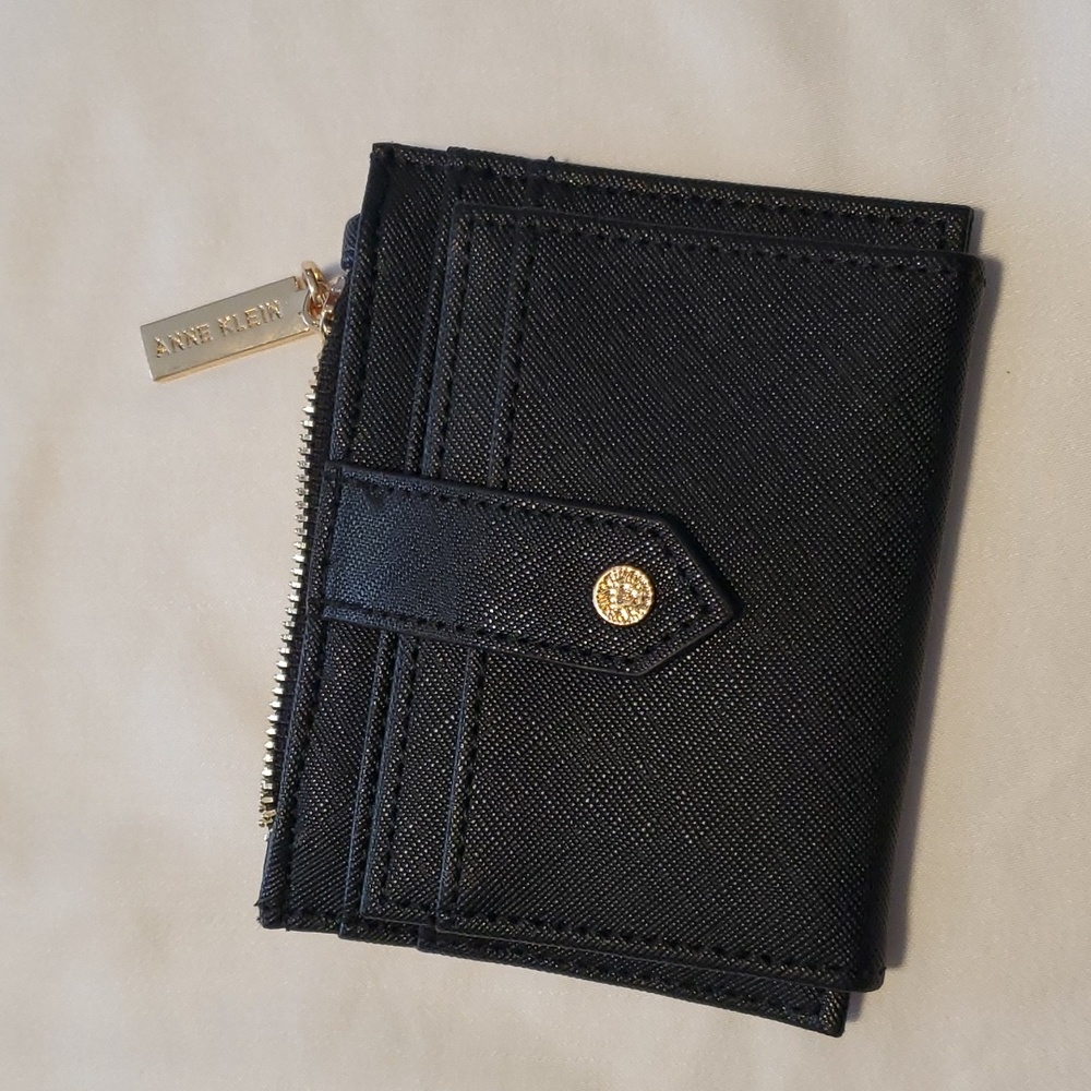 Anne Klein wallet. Black, great condition